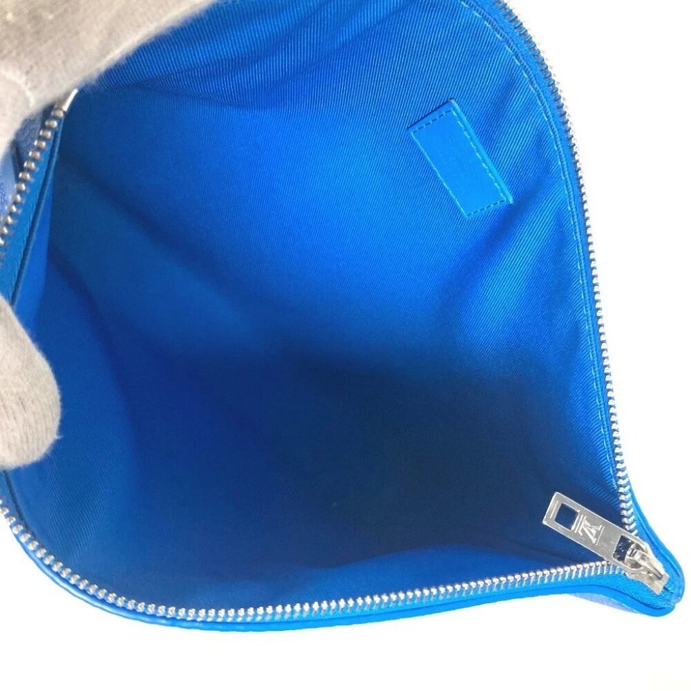 LOUIS VUITTON M82270 Aerogram Takeoff-Pouch Clutch (Initials "MH" on name tag) - Picture 13 of 15